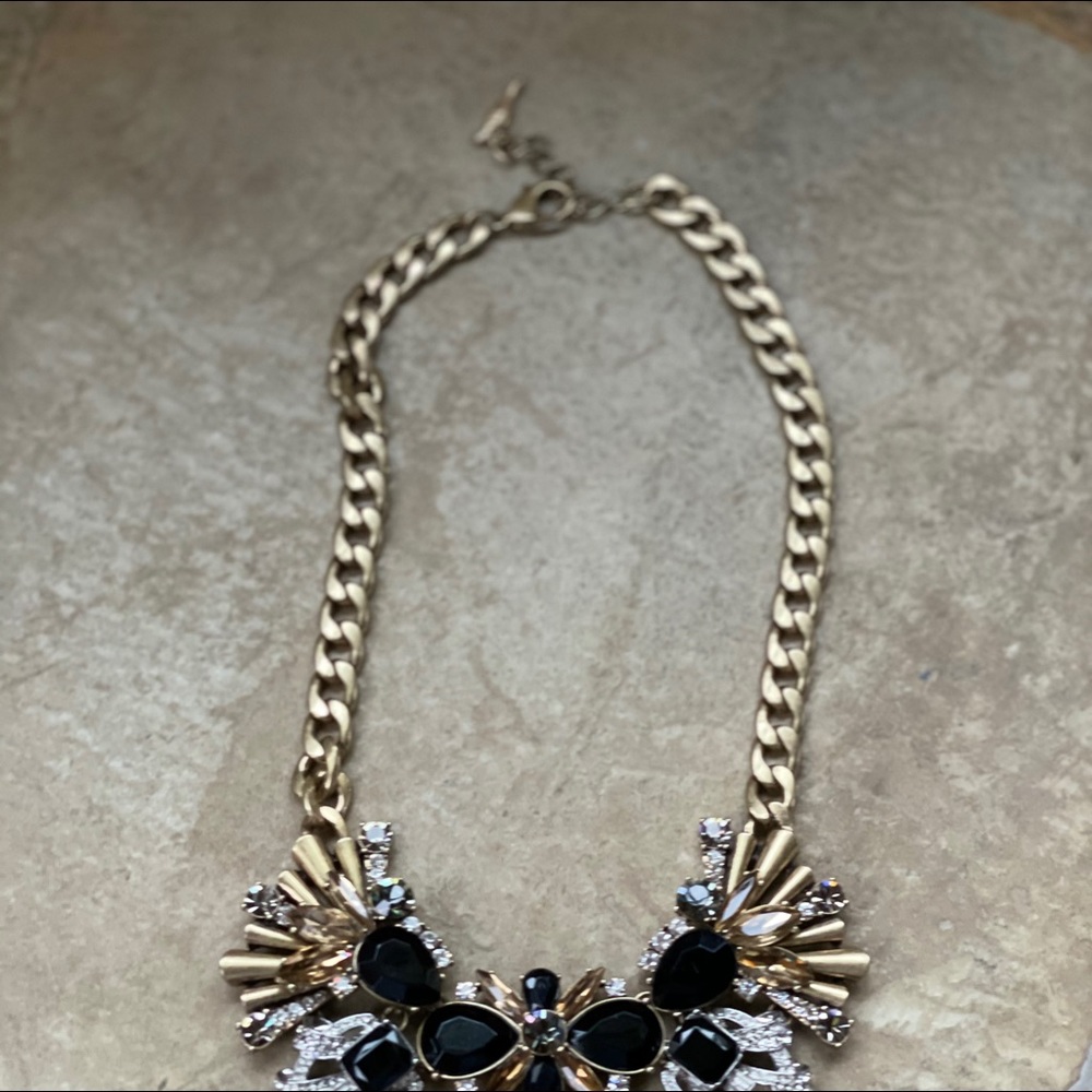 Chloe & Isabel Deco Fanfare Statement Necklace - Picture 3 of 3